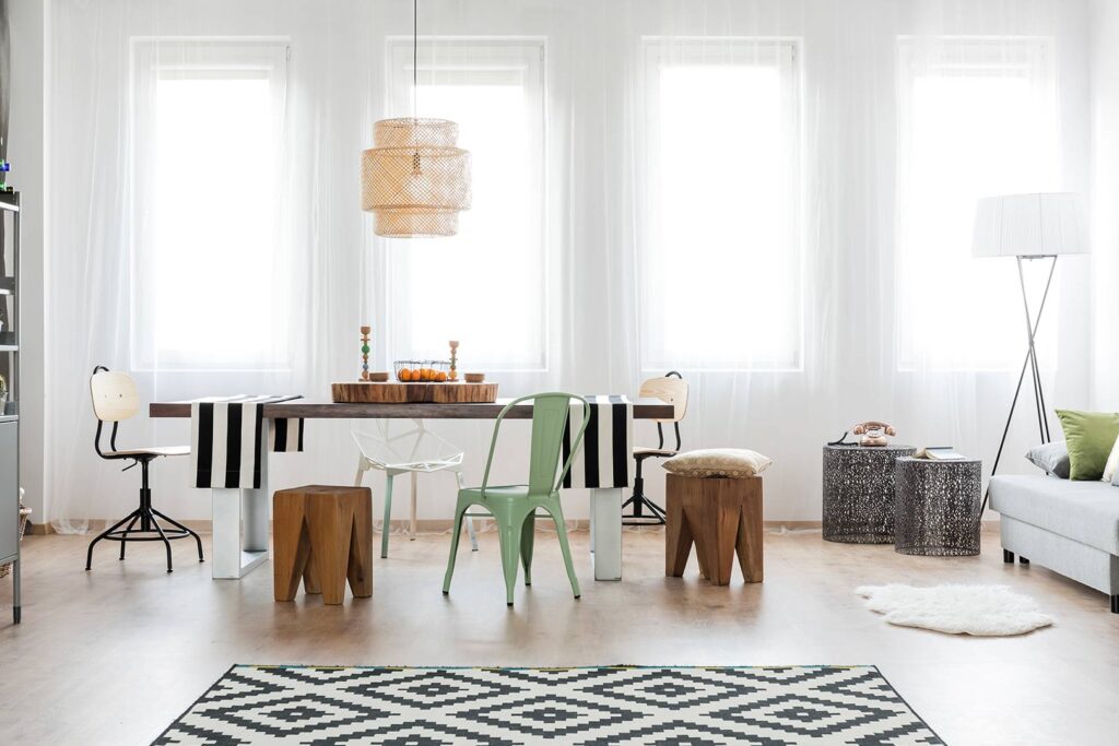 Lo Stile Scandinavo, noto per la sua estetica minimalista e funzionale, ha conquistato il mondo dell'interior design grazie alla capacità di creare ambienti accoglienti e luminosi.